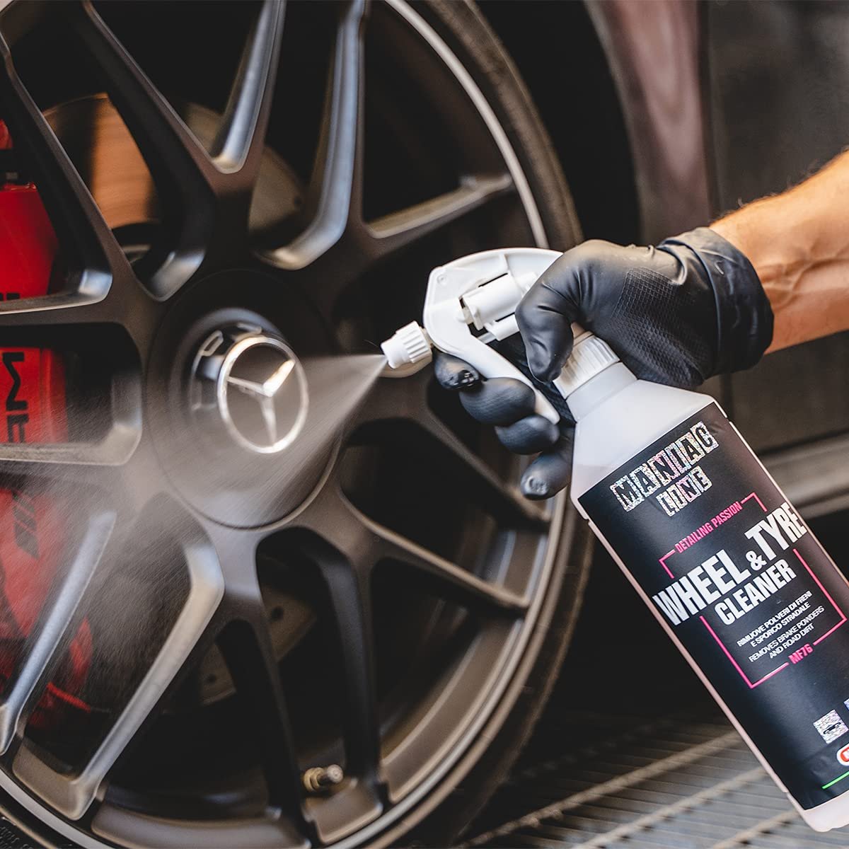 Maniac Line Wheel & Tyre Cleaner 1000ml | 2-in-1 Alloy & Rubber Cleaner | Removes Brake Dust, Road Grime & Preps Wheels for Polishing